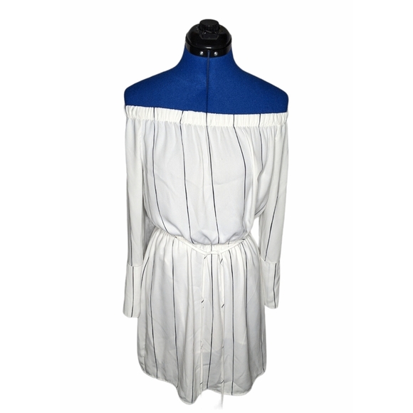 Dynamite Off Shoulder Dress - Picture 3 of 4